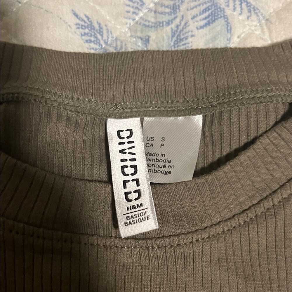 H&M Khaki Ribbed Top - Picture 2 of 3